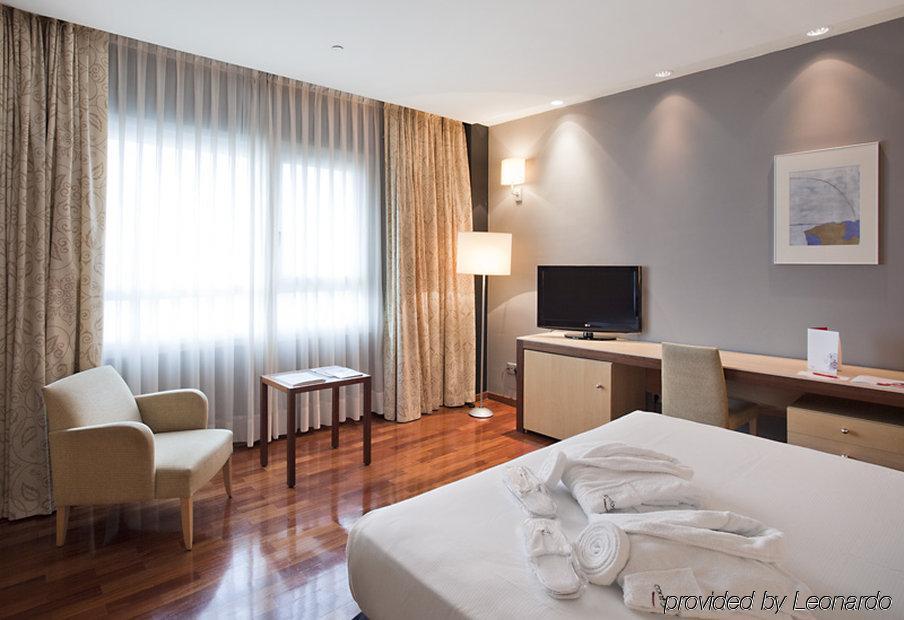 Ilunion Pio XII Hotell Madrid Rom bilde