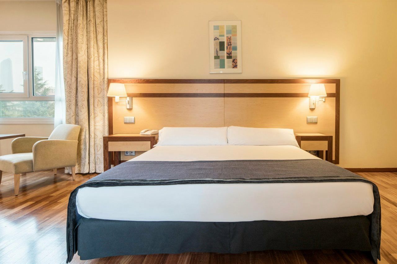 Ilunion Pio XII Hotell Madrid Eksteriør bilde